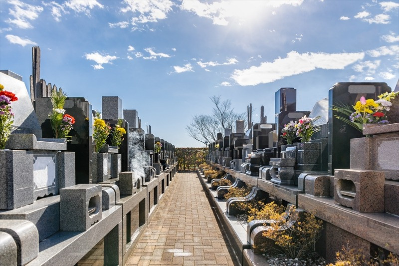 大阪の墓石業者・烏野石材は霊園紹介が便利とお声をいただいております
